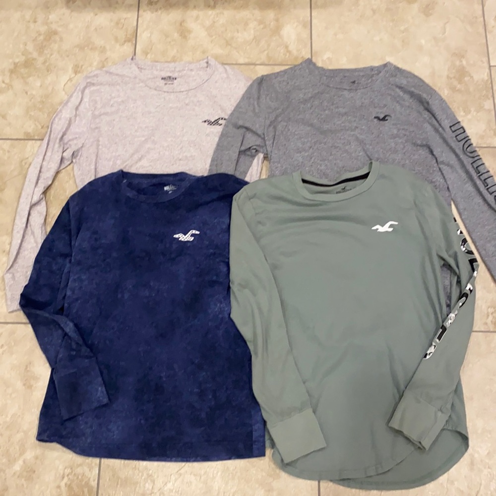 4 Hollister long sleeve shirts XS